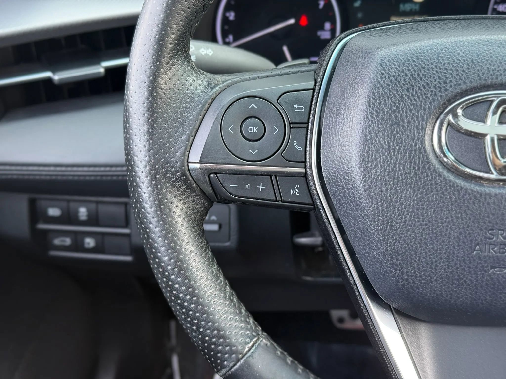 Used 2019 Toyota Avalon XSE image 19