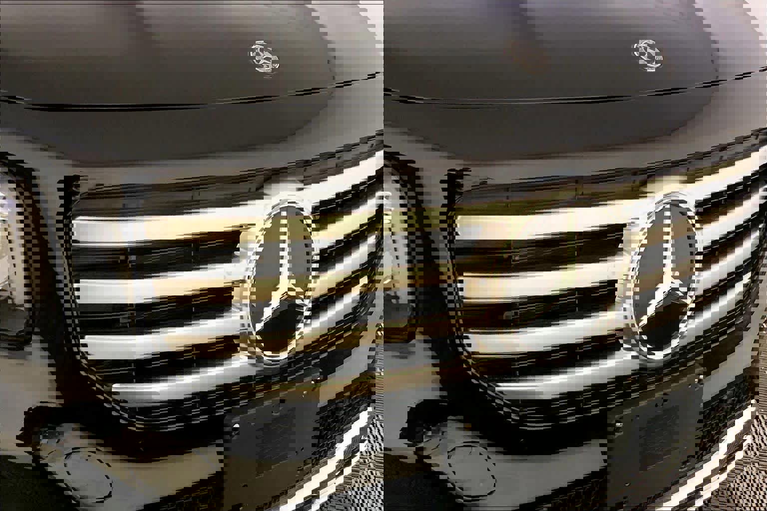 Used 2024 Mercedes-Benz GLB 250 4MATIC image 32