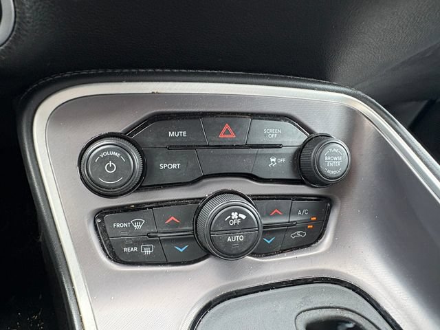 Used 2022 Dodge Challenger SXT RWD image 22