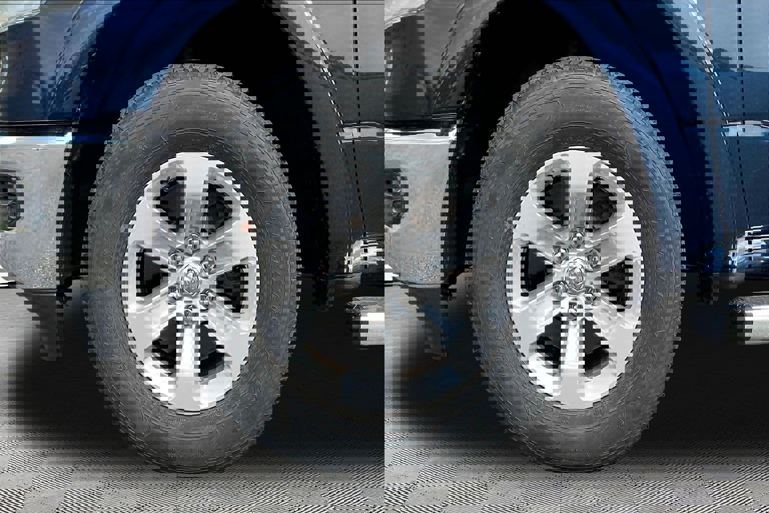 Used 2020 RAM 1500 Laramie image 33