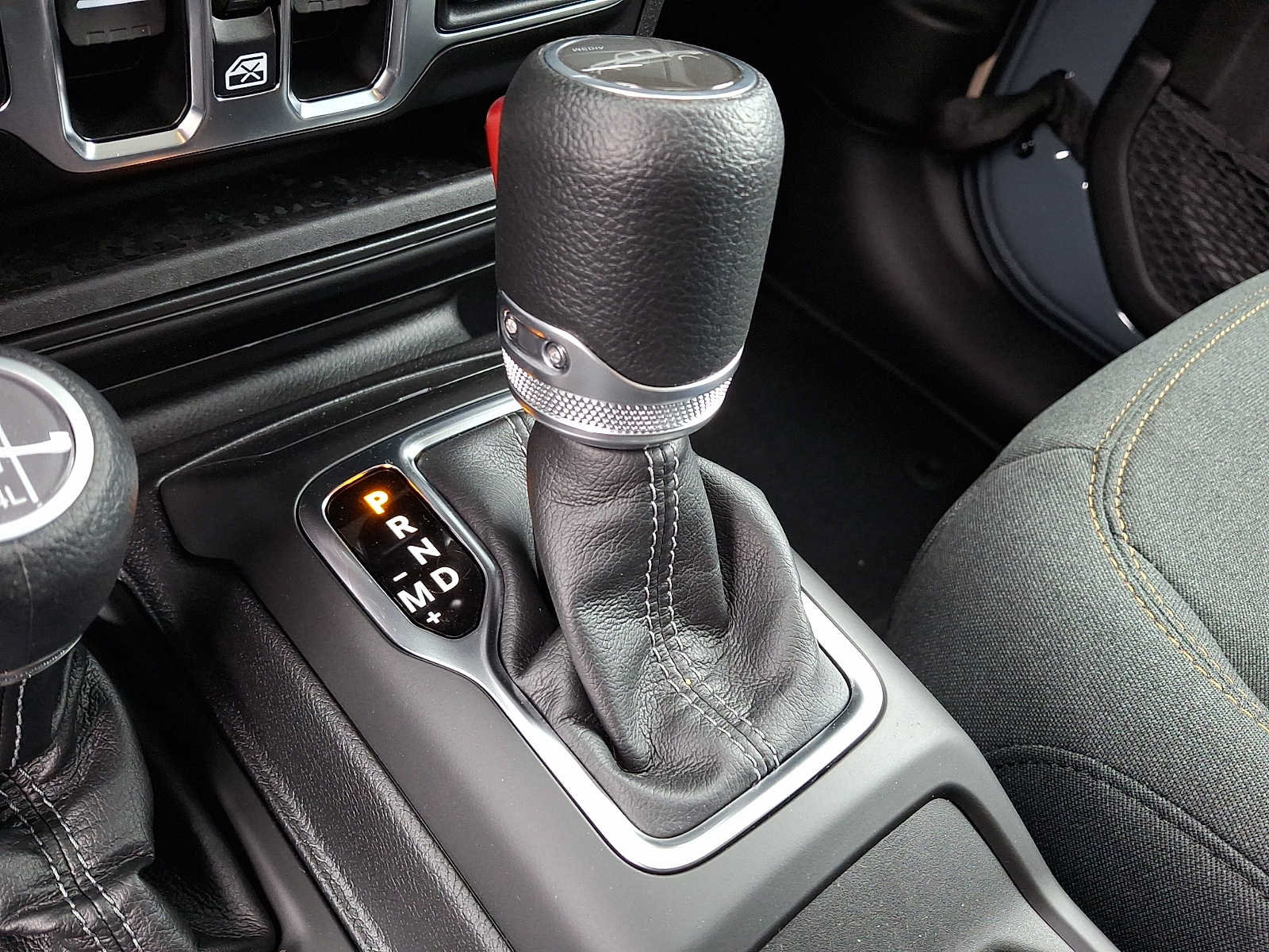 New 2026 Jeep Gladiator Sport AWD/4WD image 10
