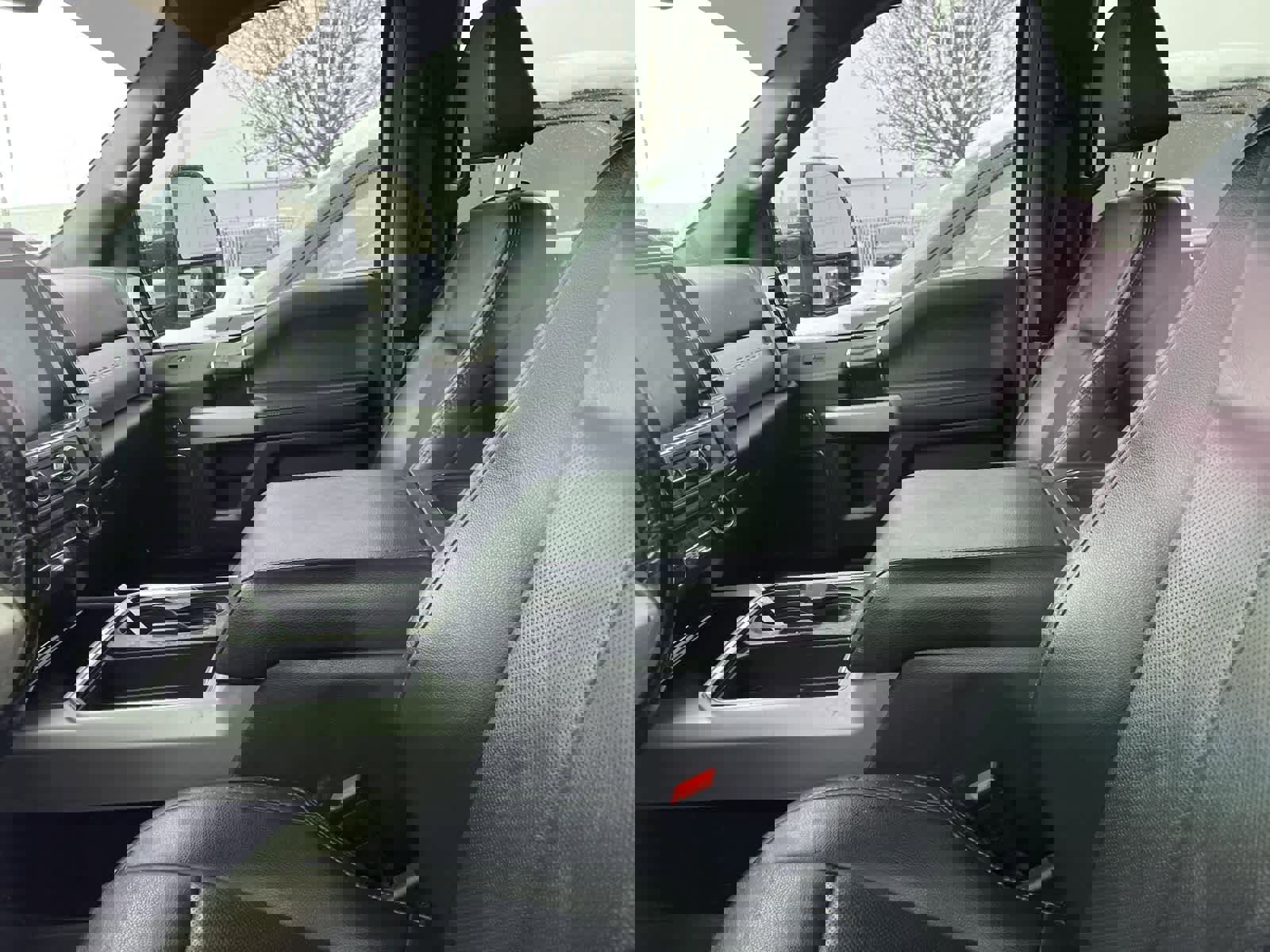 Used 2022 Ford F350 Lariat w/ Lariat Ultimate Package image 28