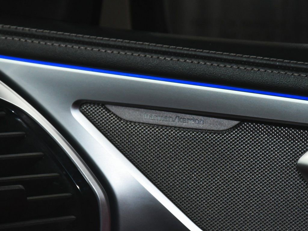 Used 2024 BMW 840i Convertible w/ M Sport Professional Package image 46