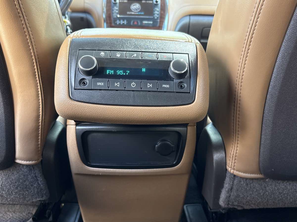 Used 2013 Buick Enclave Premium FWD image 13