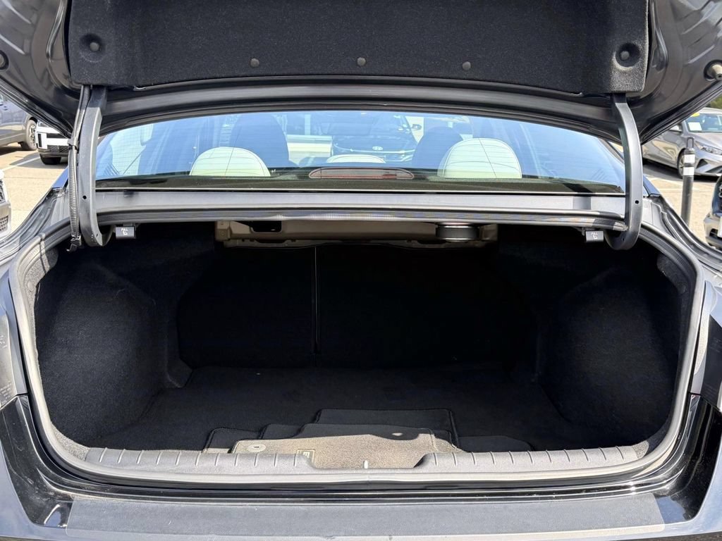 Certified 2023 Hyundai Elantra Limited FWD image 7