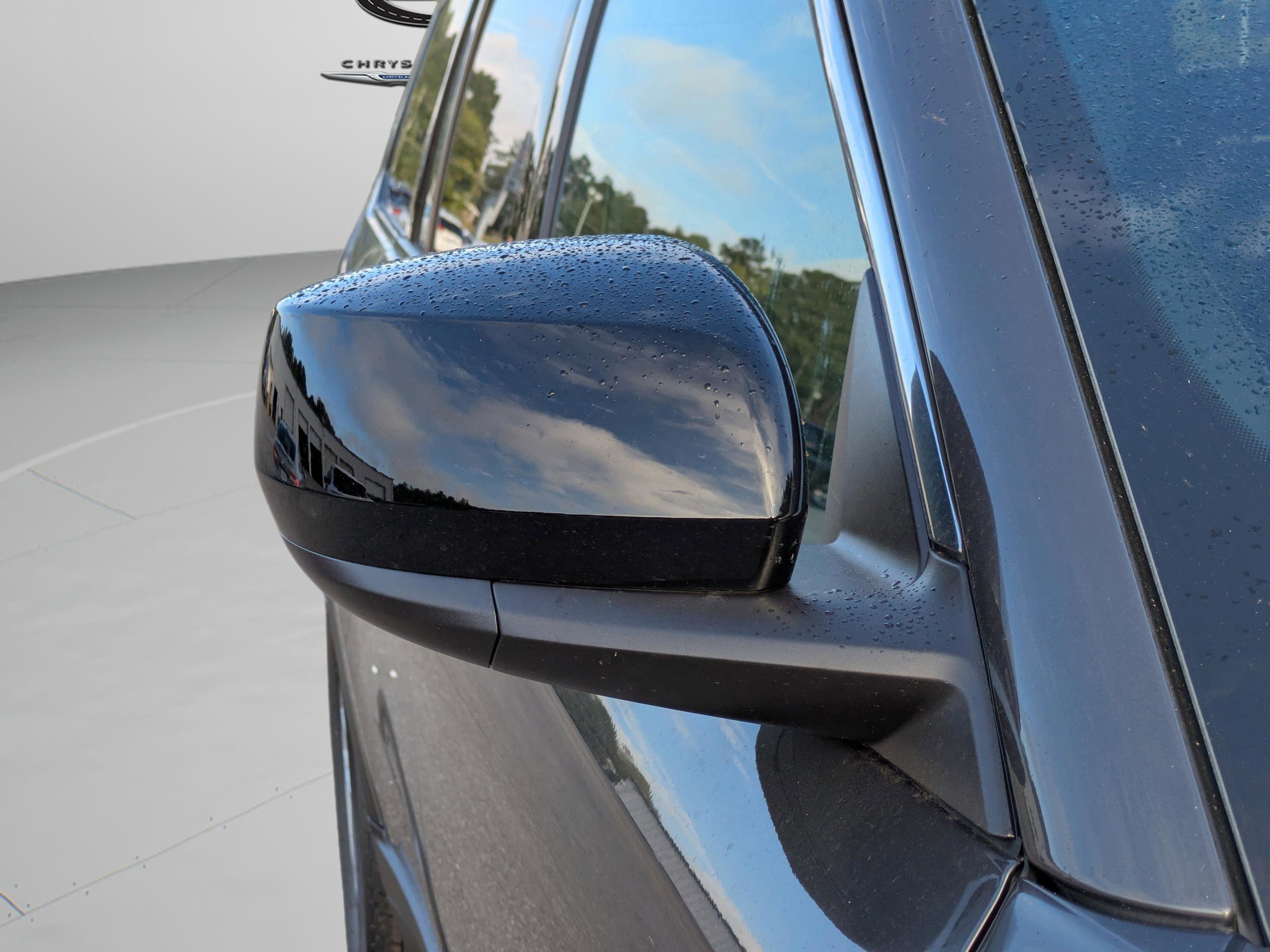 New 2025 Jeep Grand Cherokee L Laredo image 11