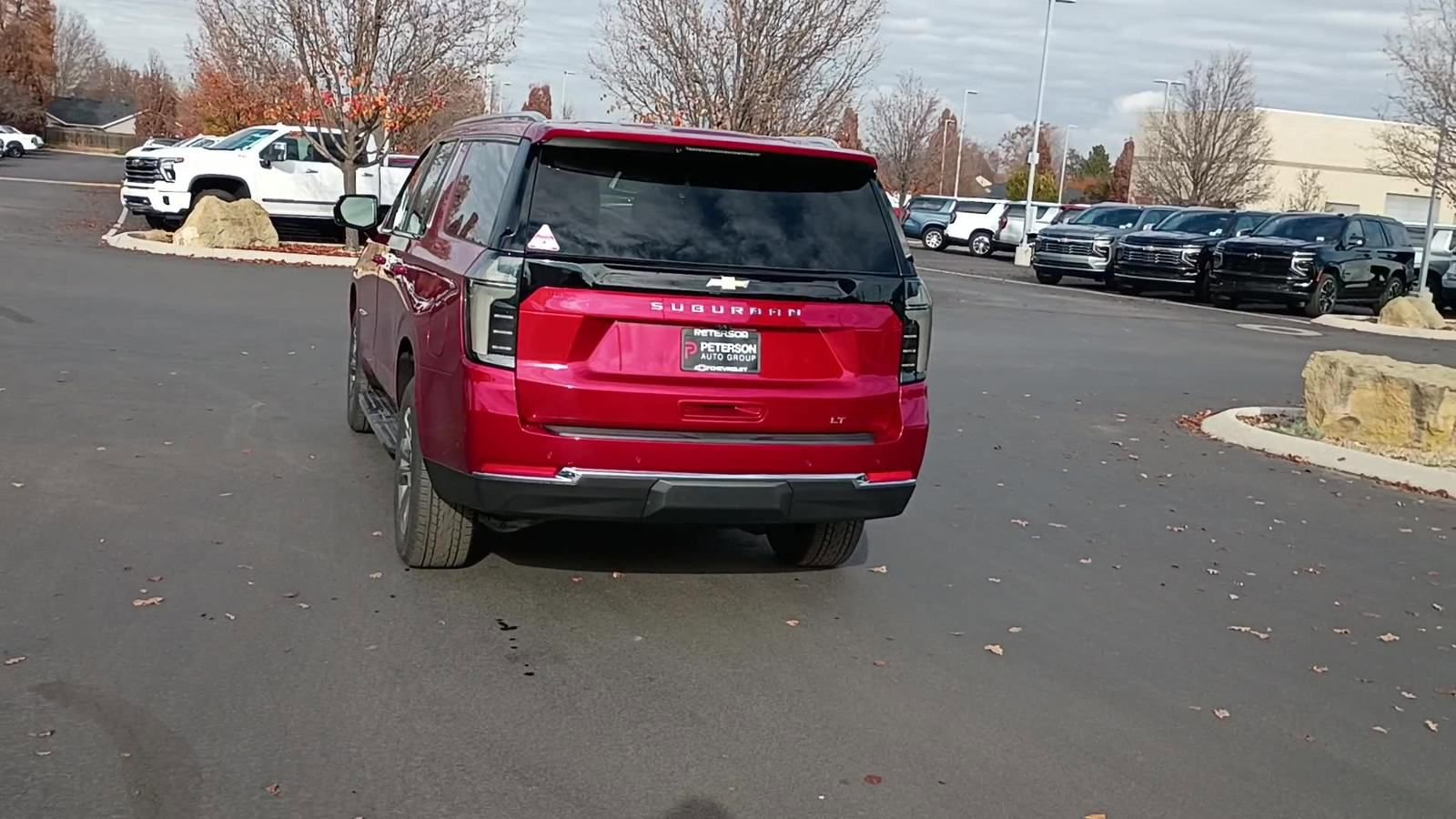 New 2026 Chevrolet Suburban LT image 8