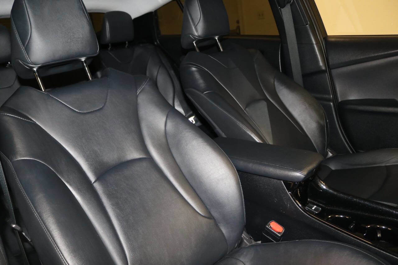 Used 2017 Toyota Prius Prime Advanced image 73