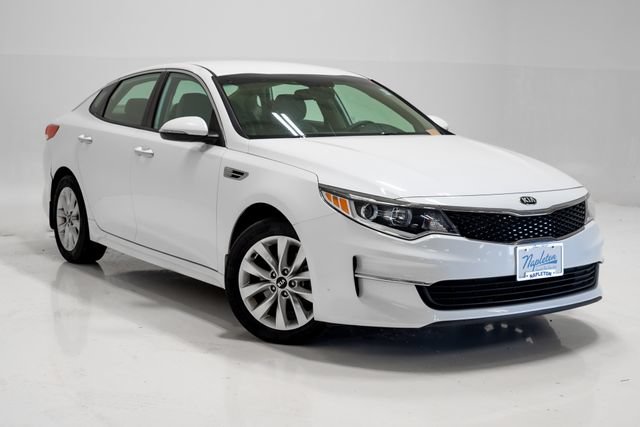 Used 2018 Kia Optima LX w/ 17" Alloy Wheels Package FWD image 6