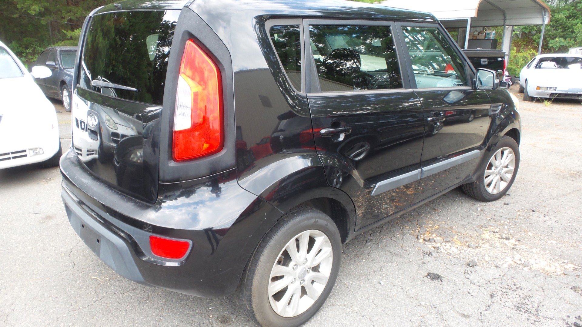 Used 2013 Kia Soul + image 2
