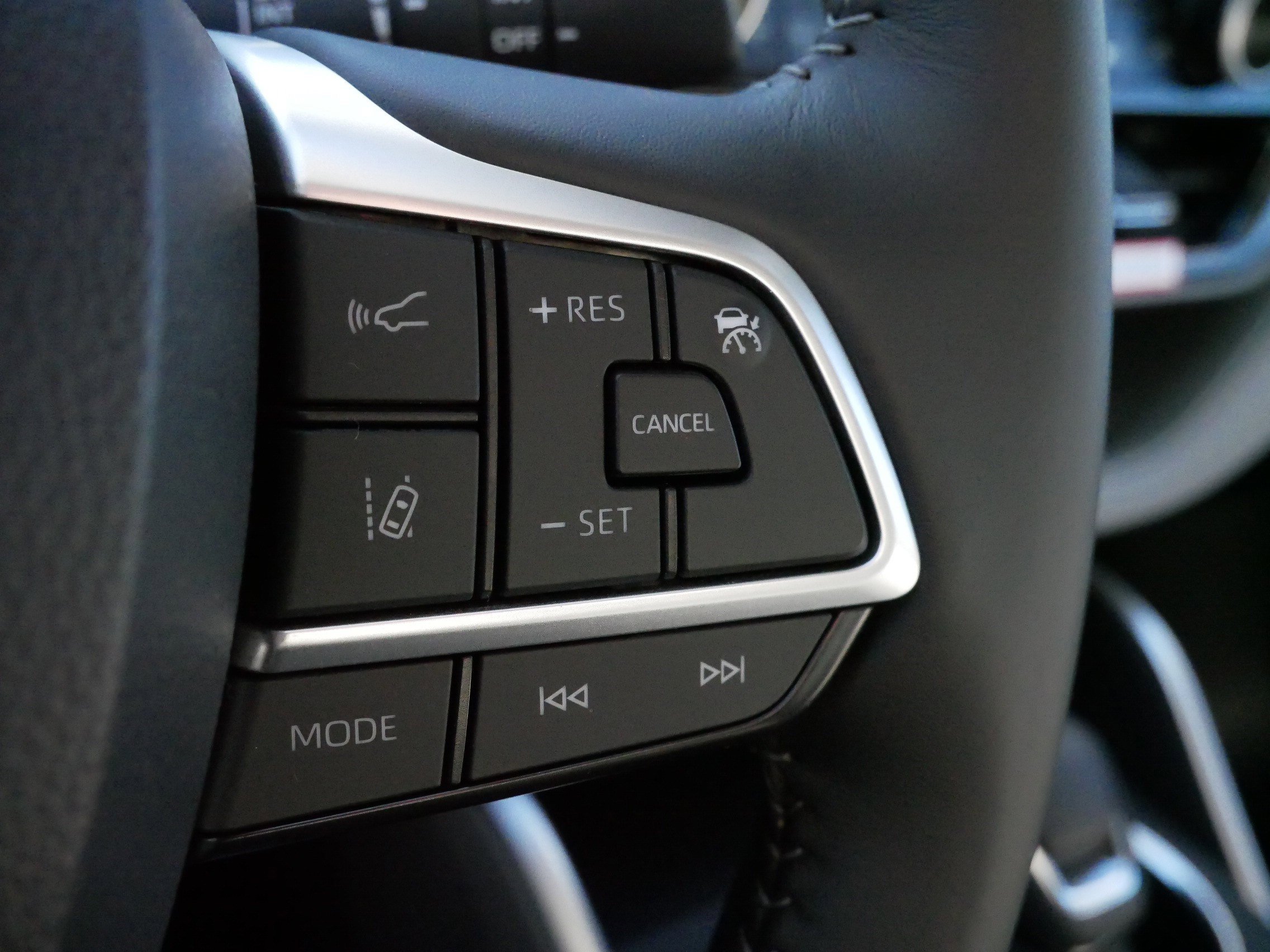 Certified 2026 Toyota Highlander XLE image 25