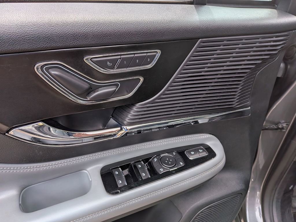 Used 2021 Lincoln Corsair FWD w/ Equipment Group 101A image 30