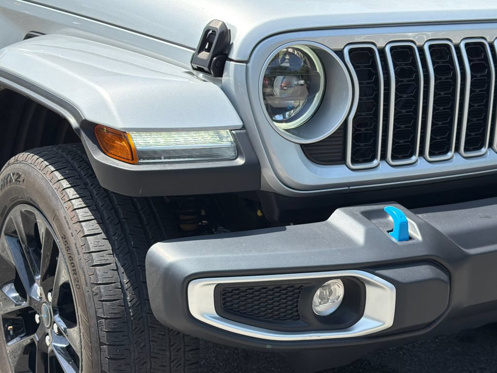 Used 2024 Jeep Wrangler Unlimited Sahara AWD/4WD image 9