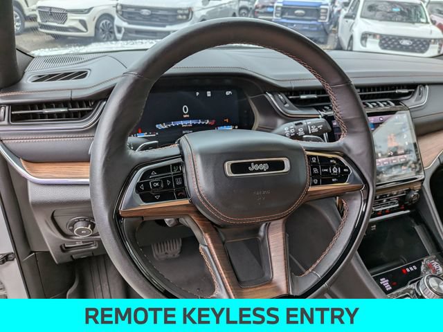 Used 2024 Jeep Grand Cherokee Summit AWD/4WD image 14