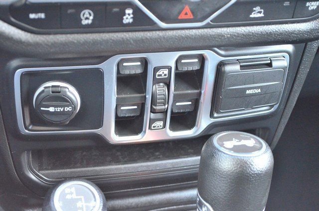 Used 2024 Jeep Wrangler Sport S image 30