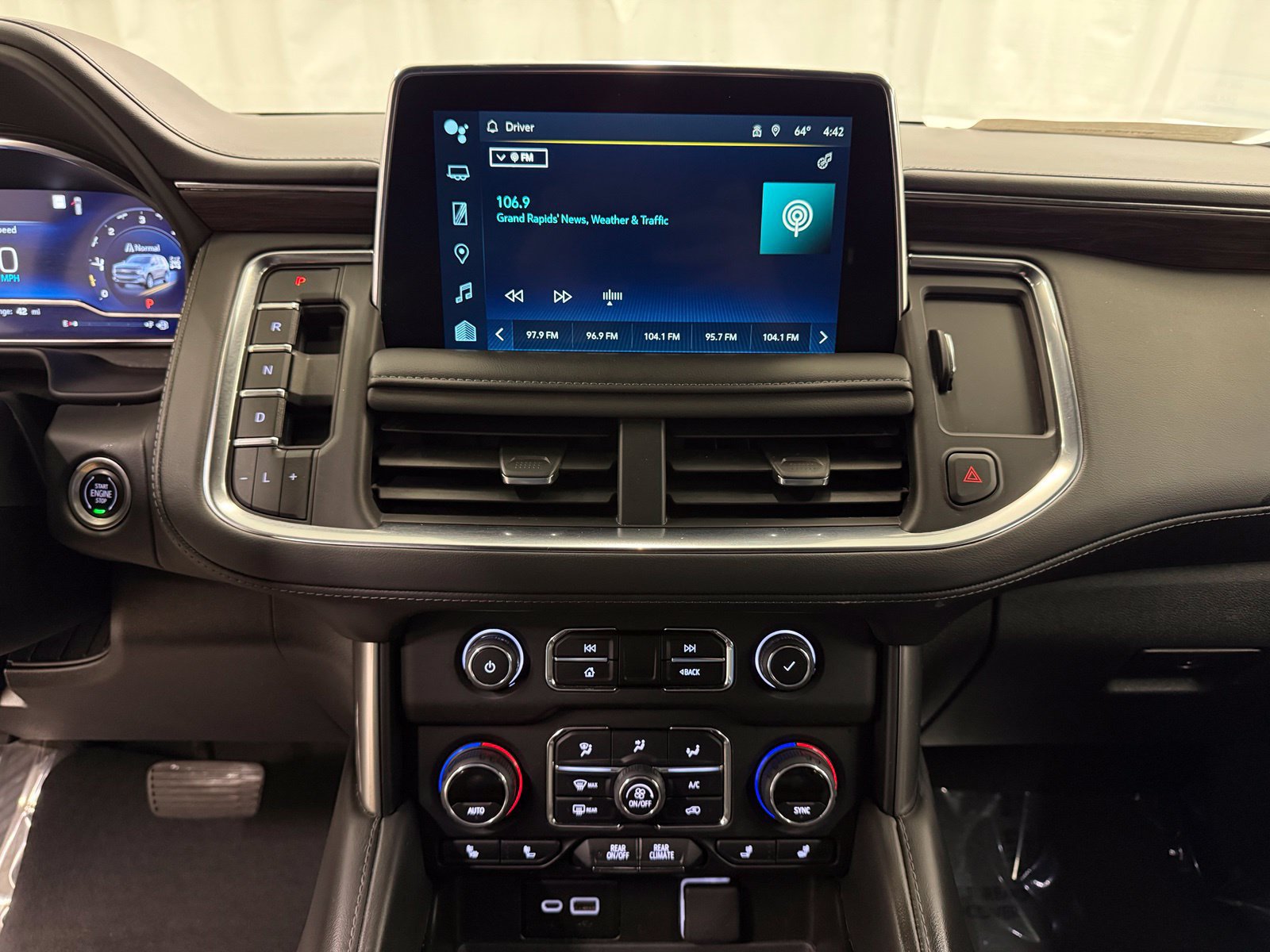 Used 2022 Chevrolet Tahoe LT w/ Max Trailering Package AWD/4WD image 15