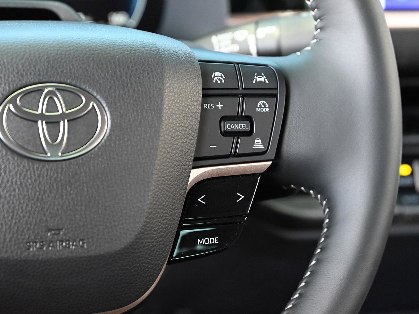 Used 2025 Toyota Crown Platinum image 37