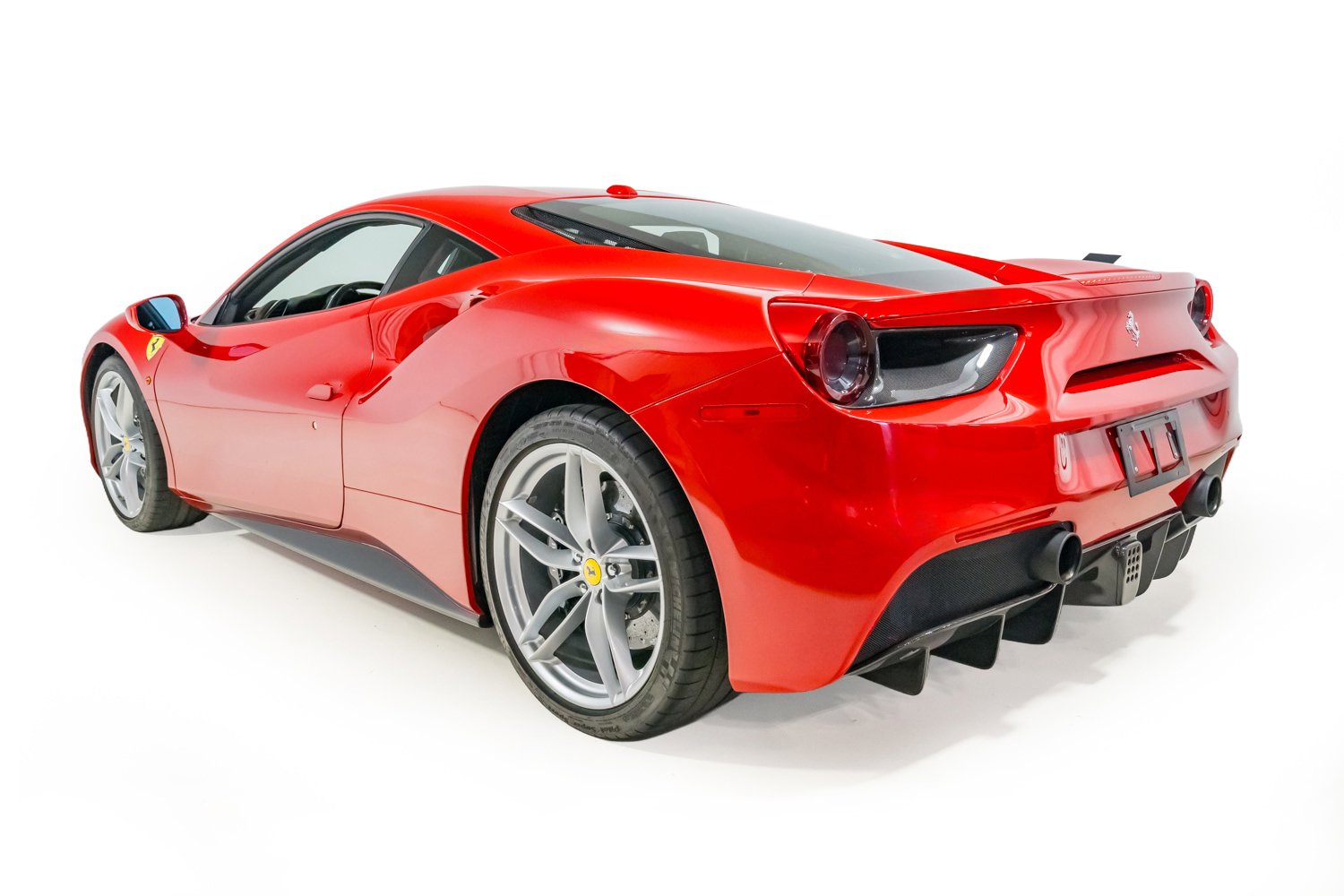 Used 2018 Ferrari 488 GTB RWD image 4