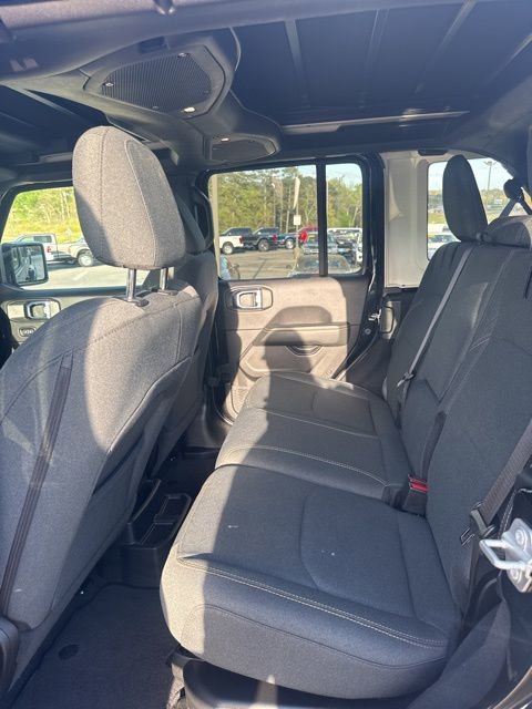 Used 2025 Jeep Wrangler Unlimited Sahara w/ Safety Group AWD/4WD image 11