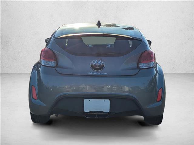 Used 2017 Hyundai Veloster image 7