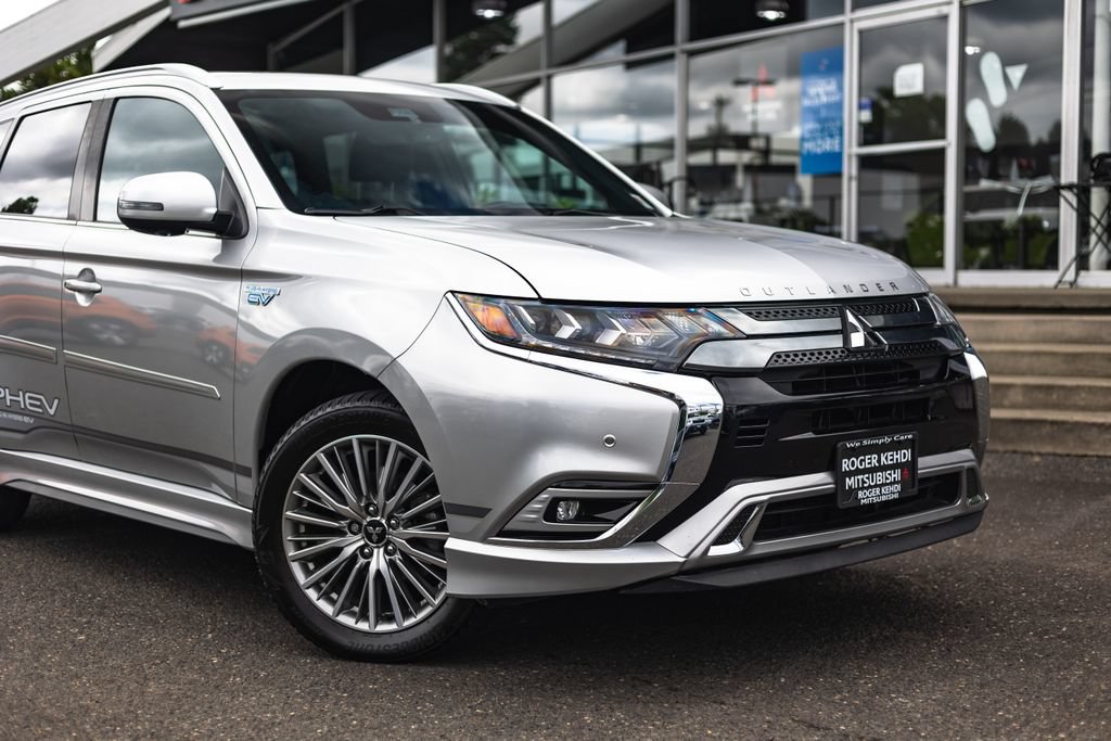 Used 2022 Mitsubishi Outlander GT AWD/4WD image 3