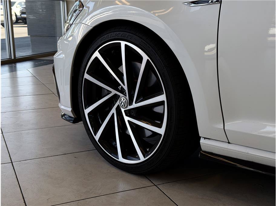Used 2018 Volkswagen Golf 4-Door AWD/4WD image 9