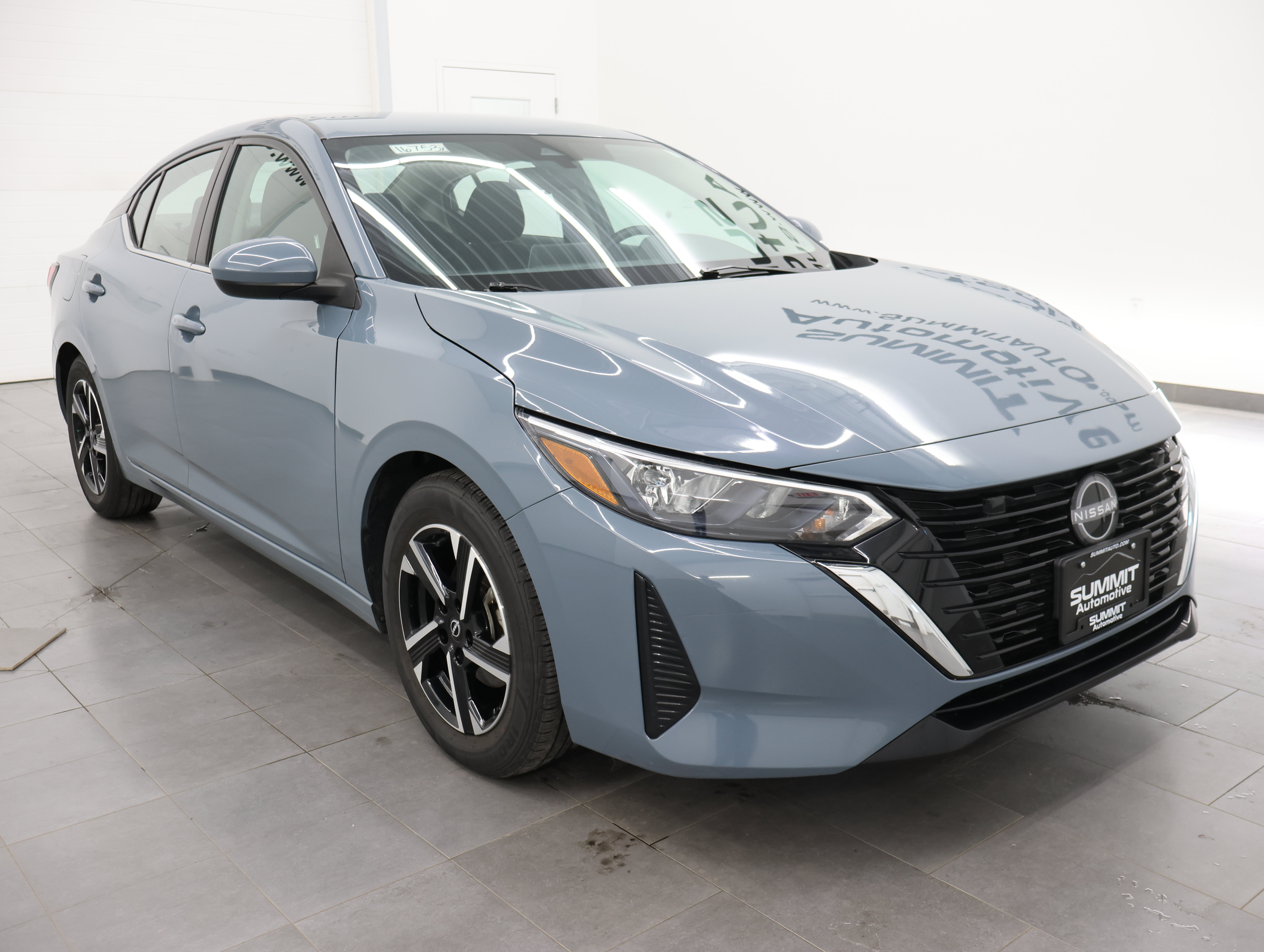 Used 2024 Nissan Sentra SV FWD image 2