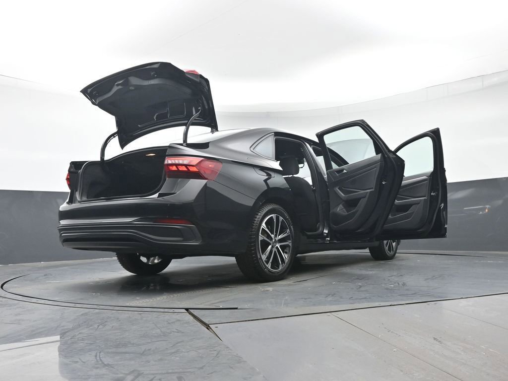 Used 2023 Volkswagen Jetta Sport image 46