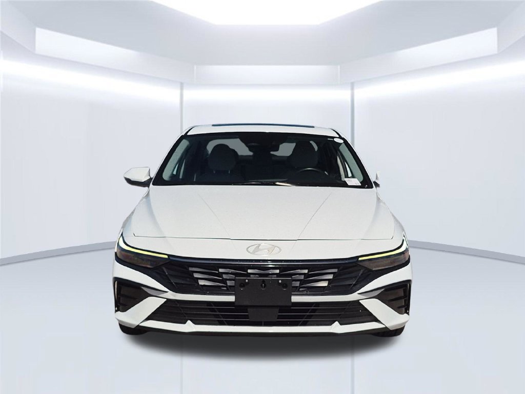 Used 2025 Hyundai Elantra Limited FWD image 10