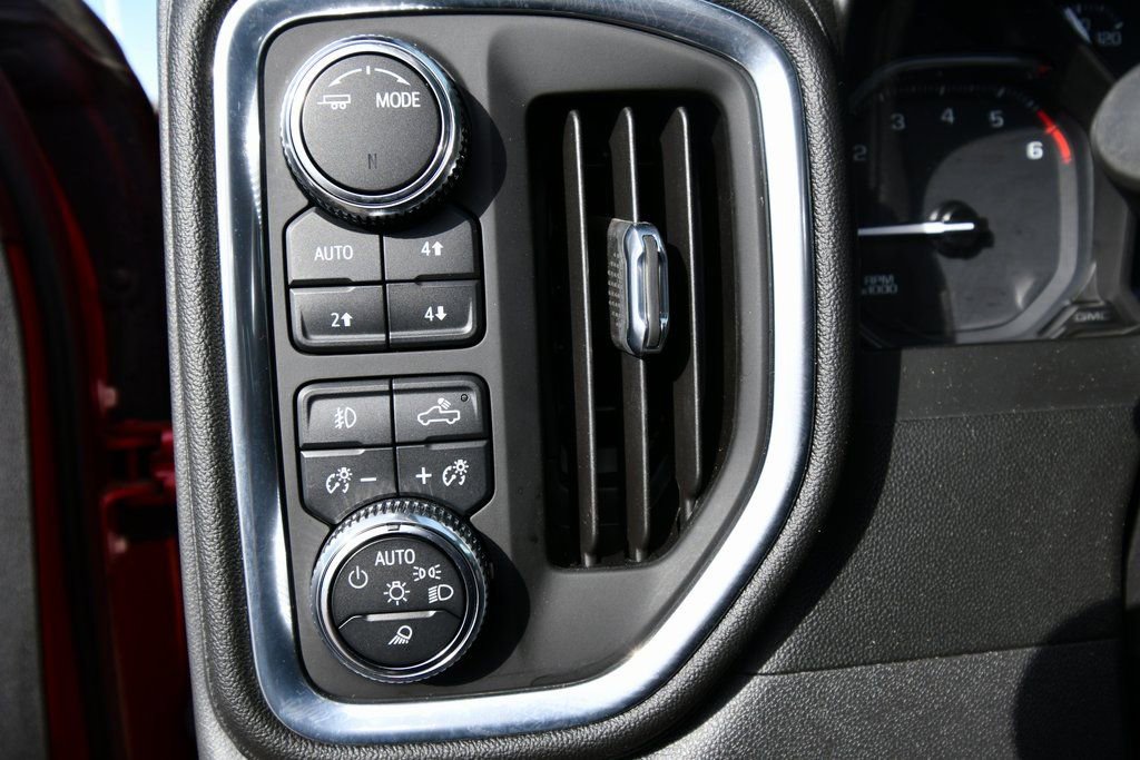 Used 2021 GMC Sierra 1500 AT4 w/ AT4 Preferred Package AWD/4WD image 21