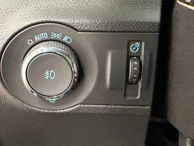 Used 2011 Chevrolet Camaro LT RWD image 15