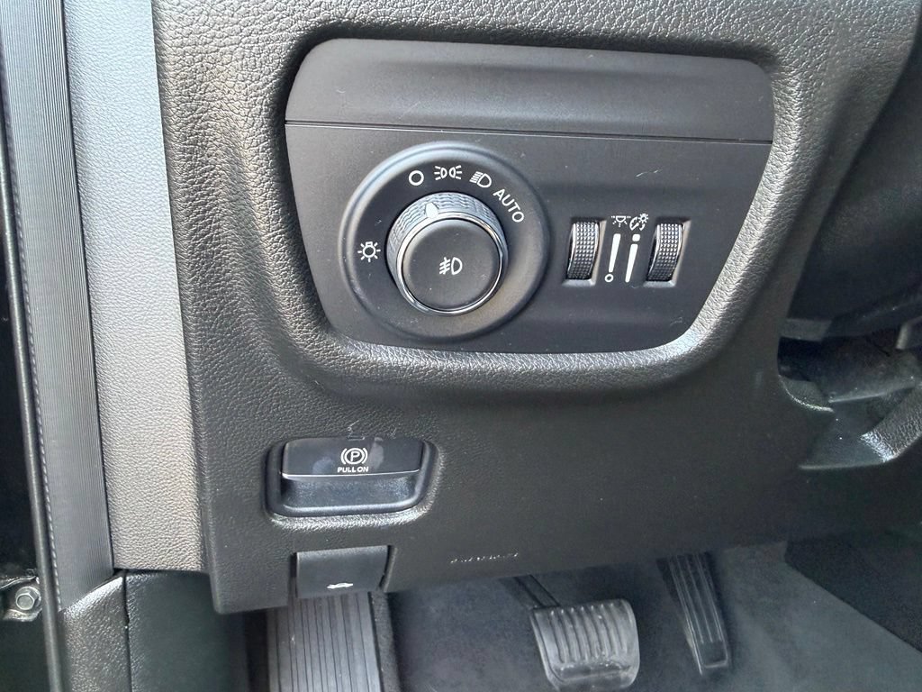 Used 2021 Jeep Grand Cherokee L Limited AWD/4WD image 22