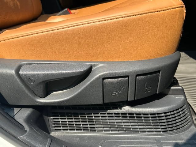 Certified 2025 Toyota Highlander Platinum AWD/4WD image 50