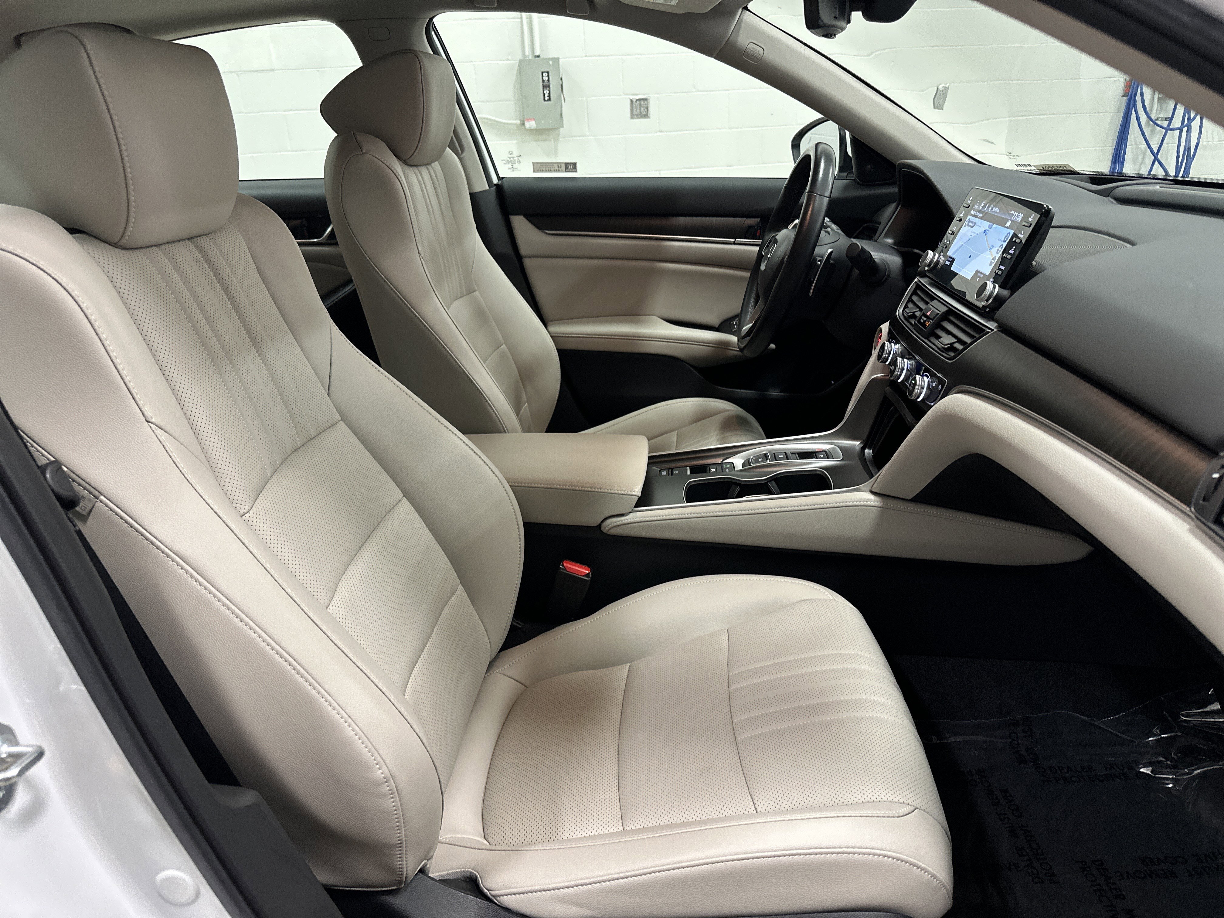 Used 2022 Honda Accord Touring image 33