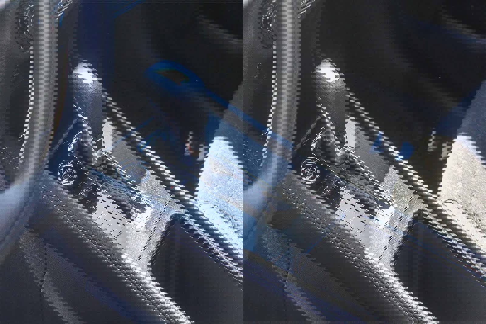 Used 2021 Nissan Kicks SV image 27