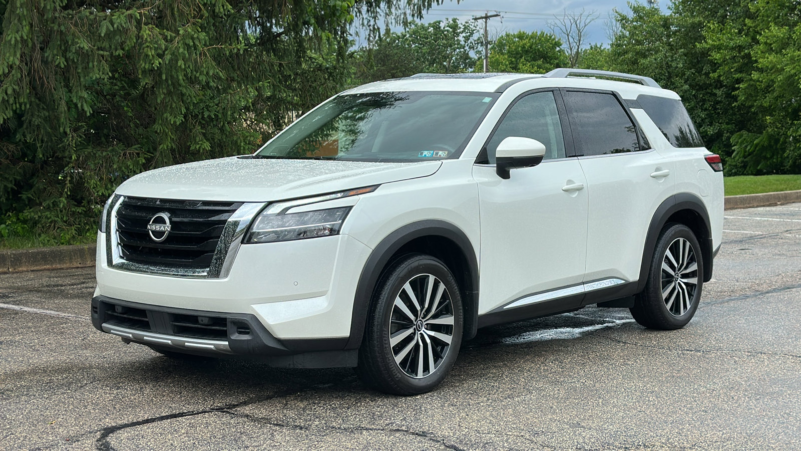 Certified 2023 Nissan Pathfinder Platinum image 2