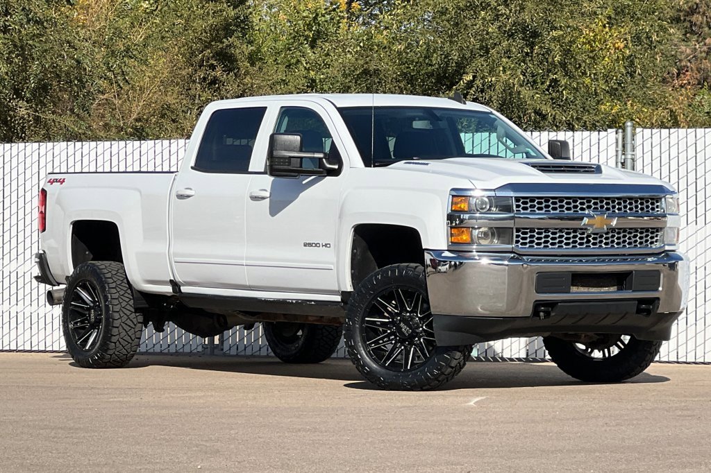 Used 2019 Chevrolet Silverado 2500 LT image 2