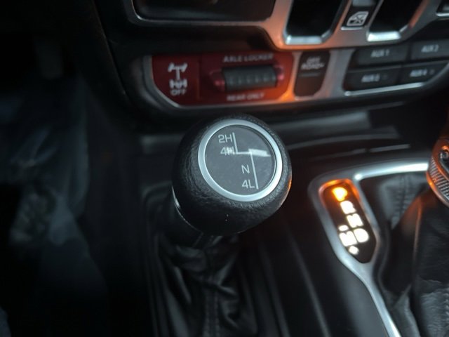 Used 2024 Jeep Gladiator Mojave w/ Technology Group image 10