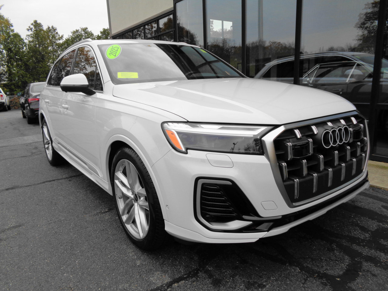 Used 2025 Audi Q7 3.0T Premium Plus w/ Premium Plus Package image 3