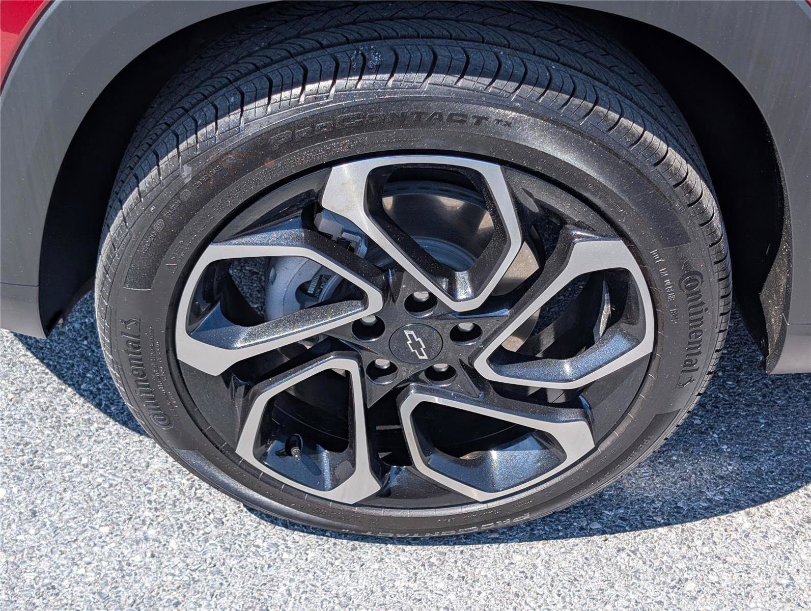 Used 2025 Chevrolet Trax RS w/ Driver Confidence Package FWD image 11