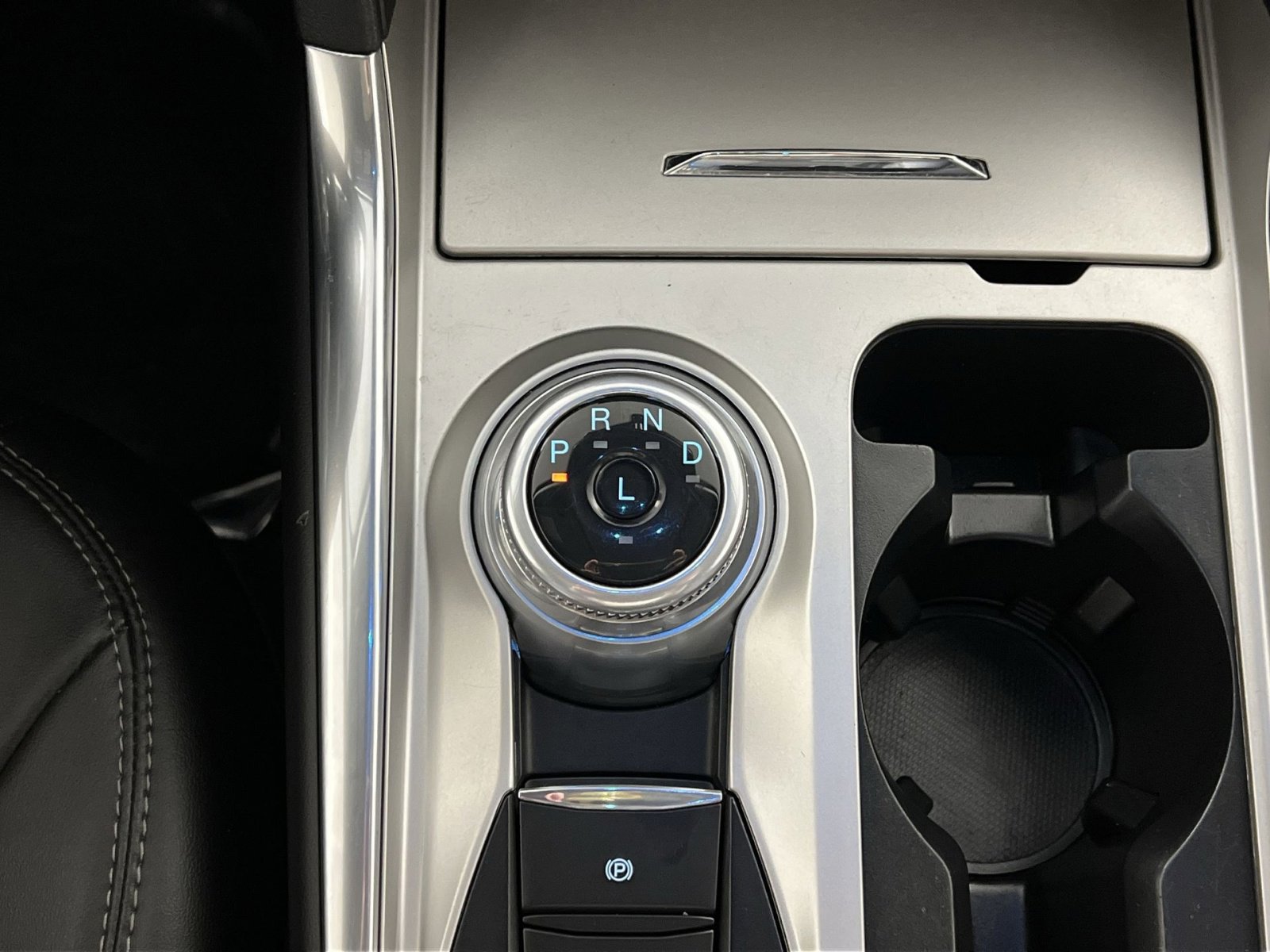 Used 2022 Ford Explorer XLT w/ Equipment Group 202A image 22