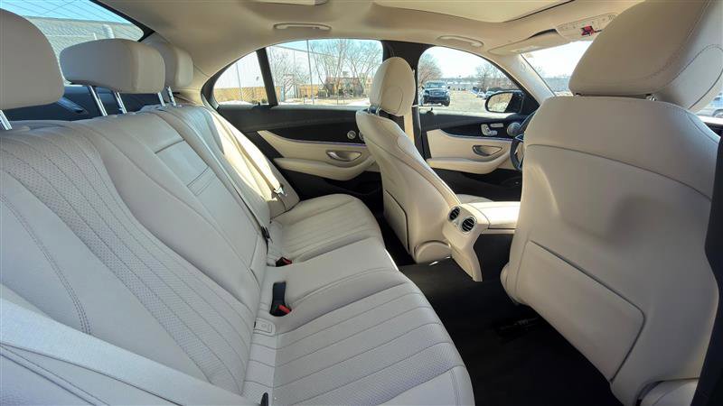 Used 2022 Mercedes-Benz E 350 4MATIC Sedan w/ Driver Assistance Package image 22