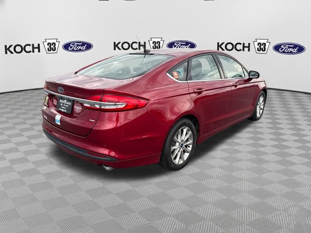 Used 2017 Ford Fusion SE w/ Fusion SE Technology Package FWD image 8