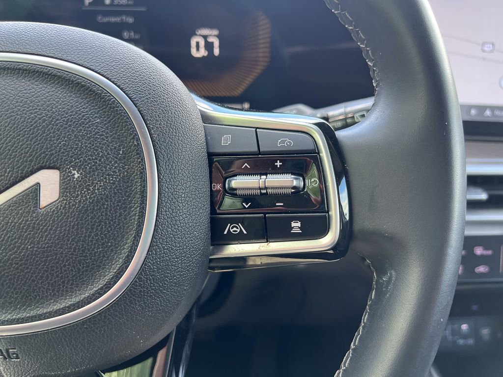 Used 2024 Kia Sorento S FWD image 19