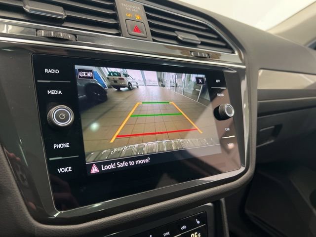 Used 2023 Volkswagen Tiguan SE w/ Panoramic Sunroof Package AWD/4WD image 32