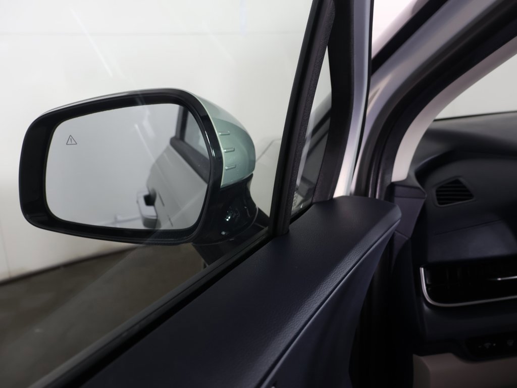 Used 2025 Kia Carnival EX image 37