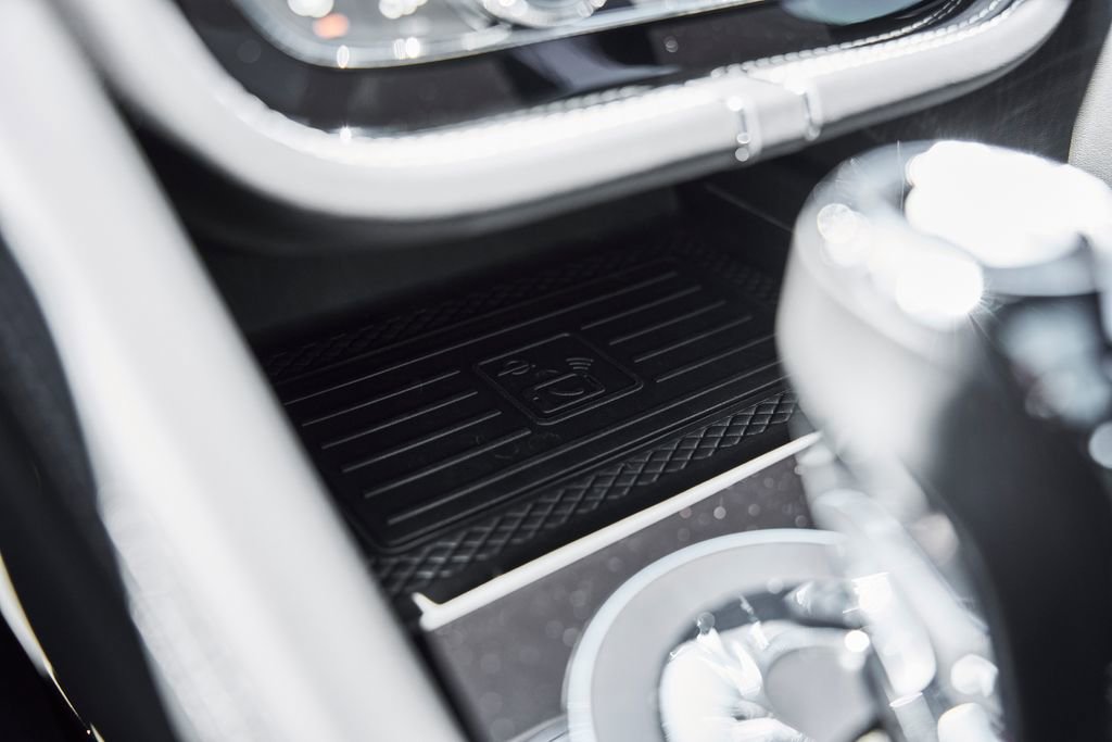 Used 2024 Bentley Bentayga AWD/4WD image 68