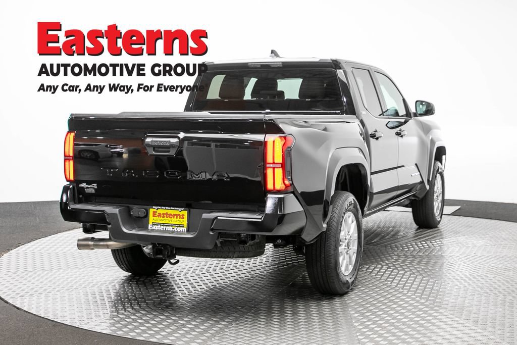 Used 2026 Toyota Tacoma SR5 AWD/4WD image 5
