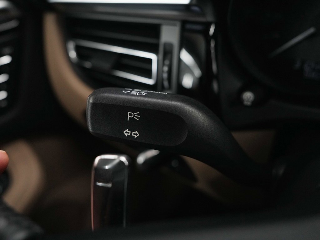 Used 2022 Porsche Macan S image 29