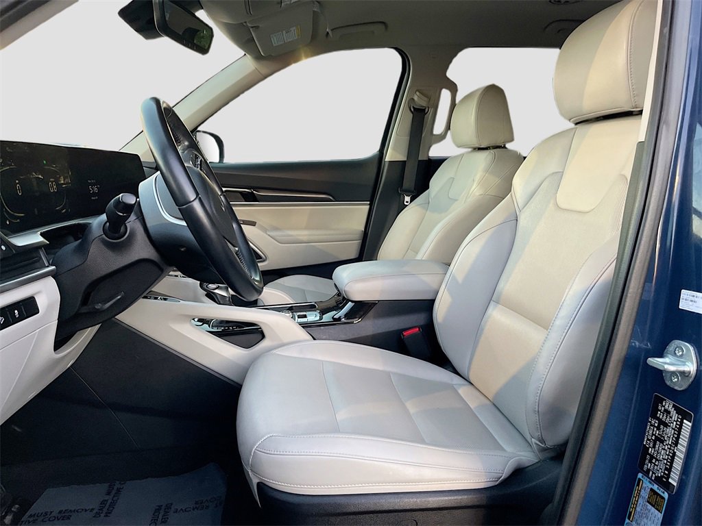 Used 2023 Kia Telluride S image 20